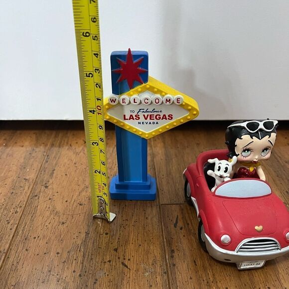 RARE Betty Boop in Car Las Vegas Bobblehead Set with Pudgy and LV Welcome Sign - Picture 7 of 8